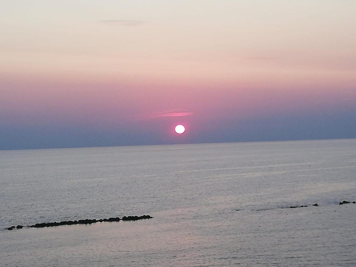 Apartamento La Terrazza Di Nerone Anzio Exterior foto
