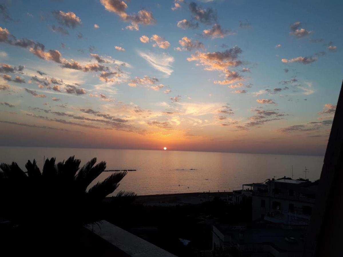 Apartamento La Terrazza Di Nerone Anzio Exterior foto